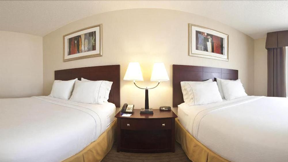 Holiday Inn Express Hotel & Suites Minot South By Ihg Bagian luar foto
