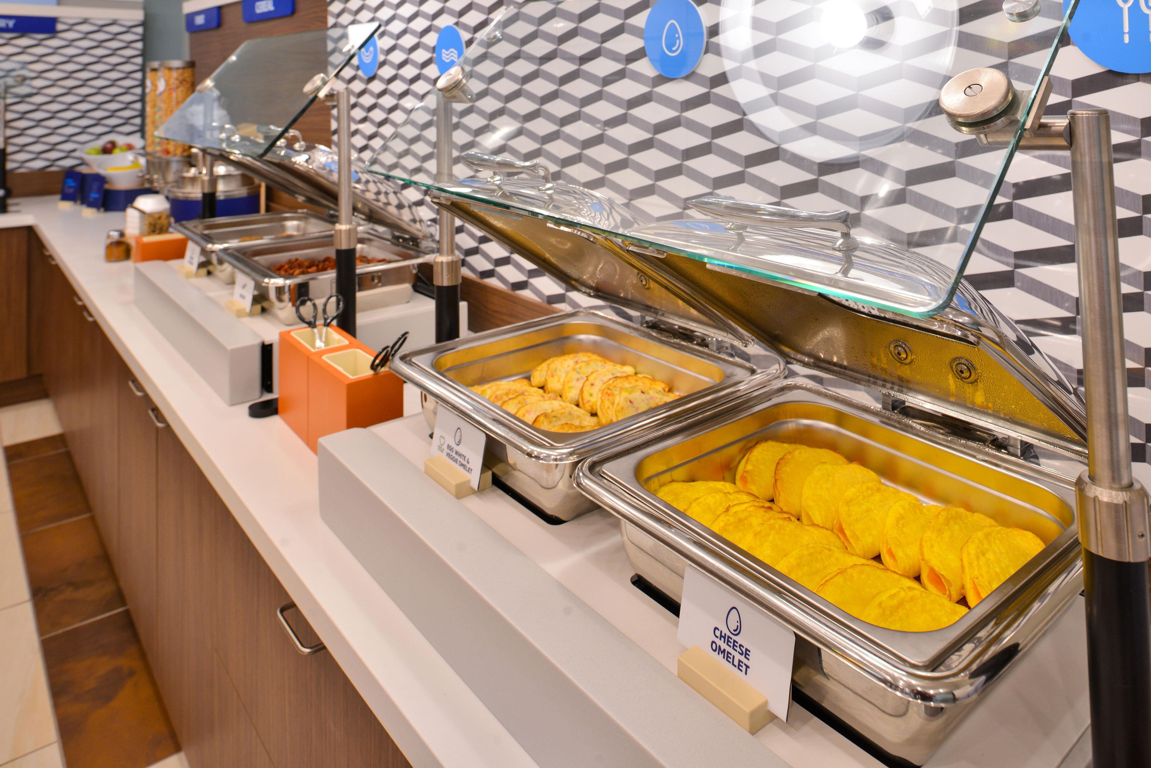 Holiday Inn Express Hotel & Suites Minot South By Ihg Bagian luar foto