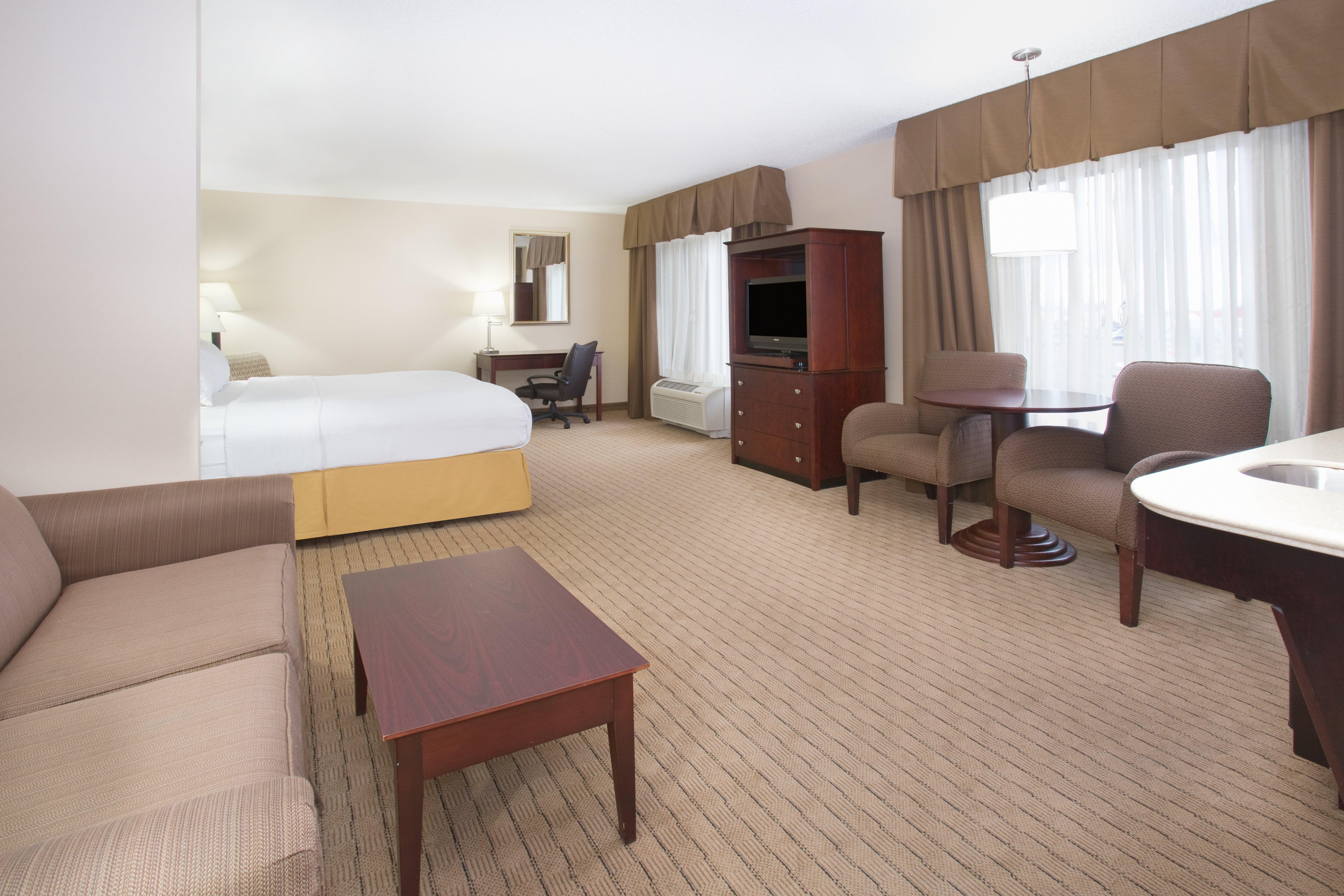 Holiday Inn Express Hotel & Suites Minot South By Ihg Bagian luar foto